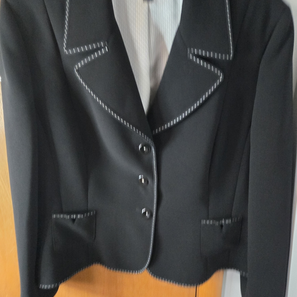 Tahari Women's Black Suit Jacket with White Stitching - Picture 4 of 4